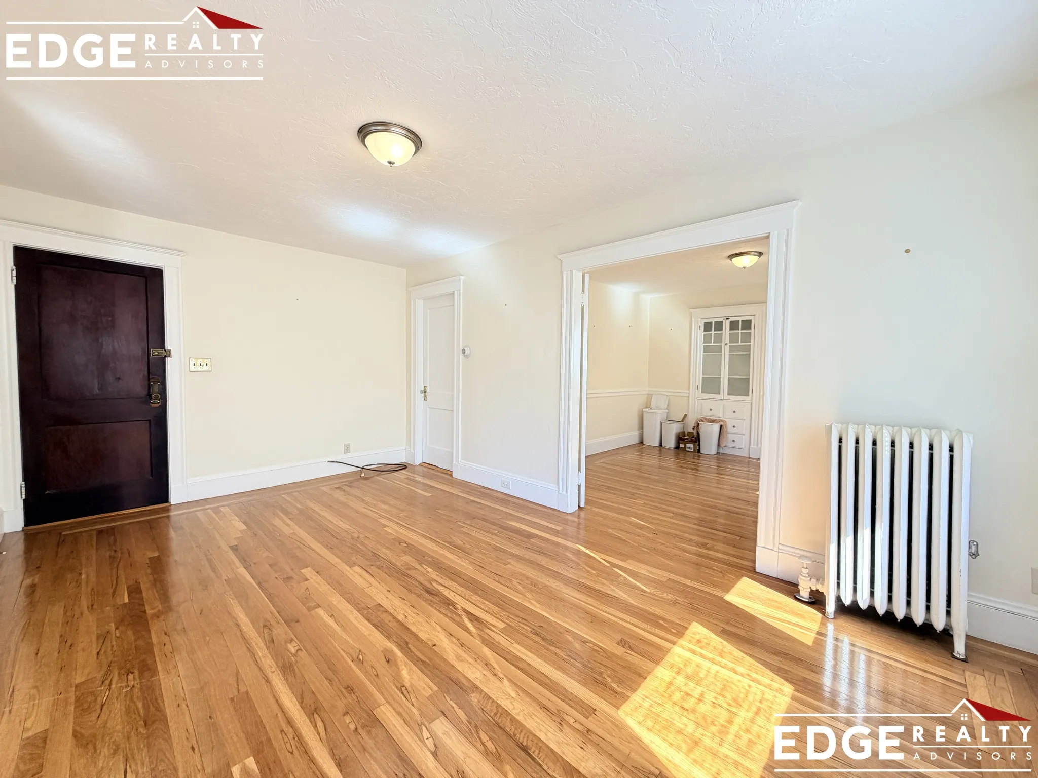 2 bed, 1 bath apartment for rent at 62 South Hobart St Unit 2, Oak Square — photo 4 of 13