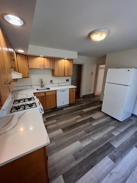 2 bed, 1 bath apartment for rent at 62 Stanley Ave Unit 1, Medford — photo 9 of 16