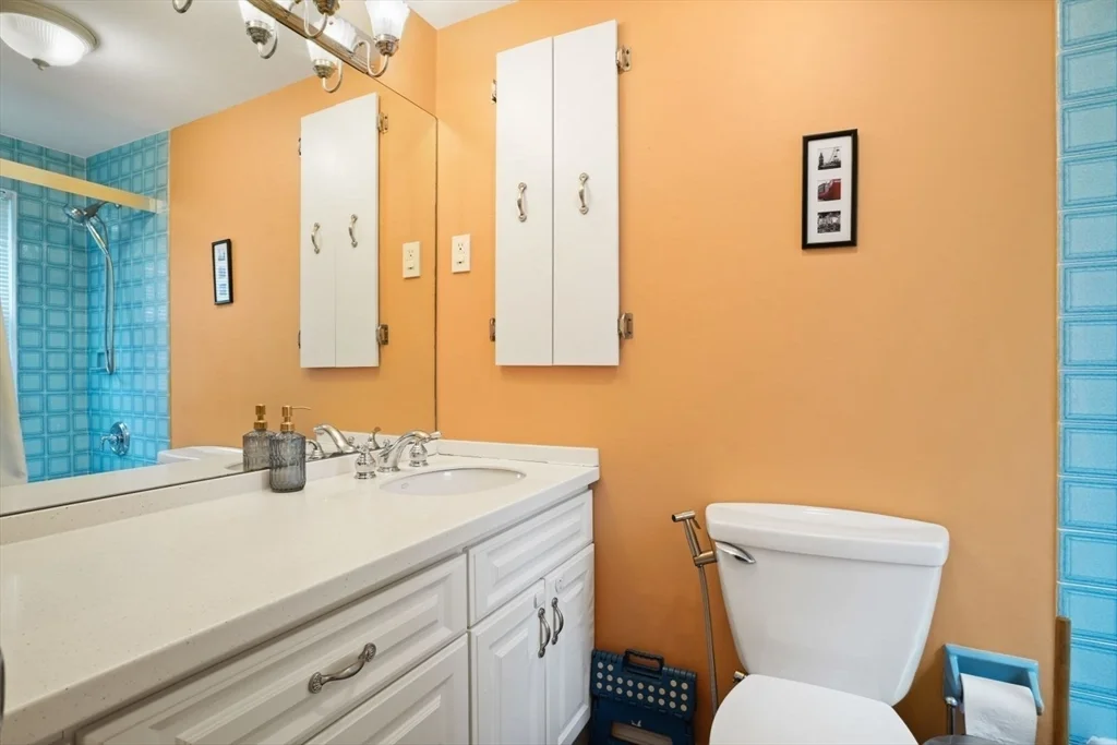 4 bed, 2 bath apartment for rent at 62 Sycamore Rd, Melrose — photo 10 of 18