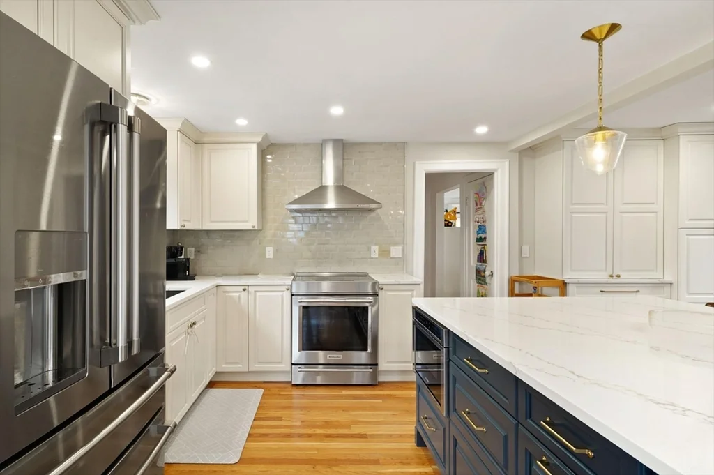 4 bed, 2 bath apartment for rent at 62 Sycamore Rd, Melrose — photo 2 of 18