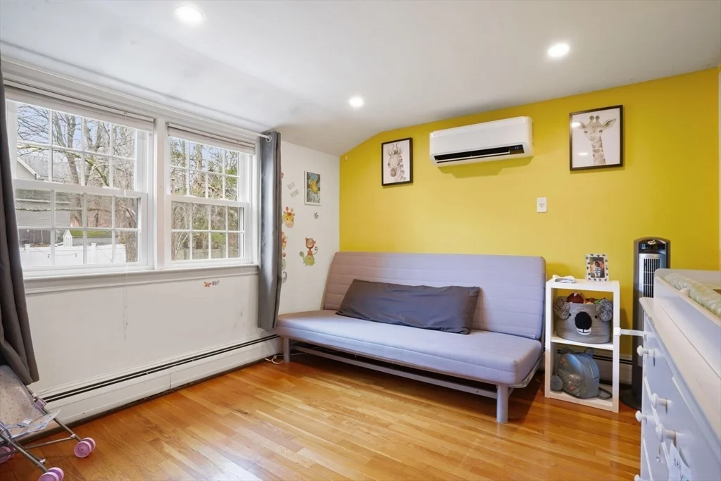 4 bed, 2 bath apartment for rent at 62 Sycamore Rd, Melrose — photo 14 of 18