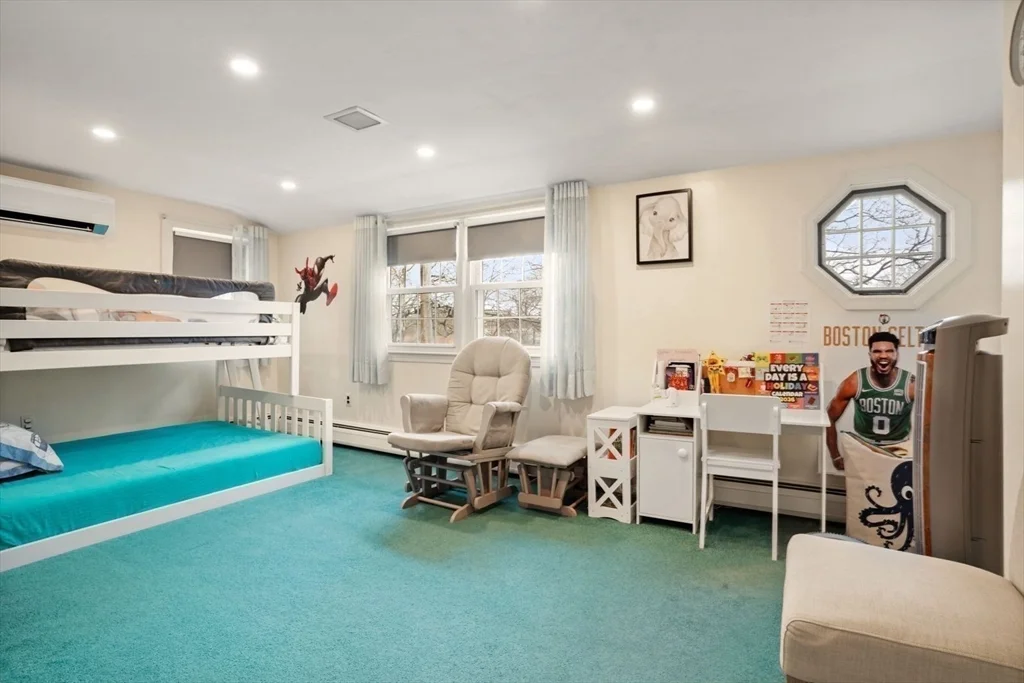 4 bed, 2 bath apartment for rent at 62 Sycamore Rd, Melrose — photo 13 of 18