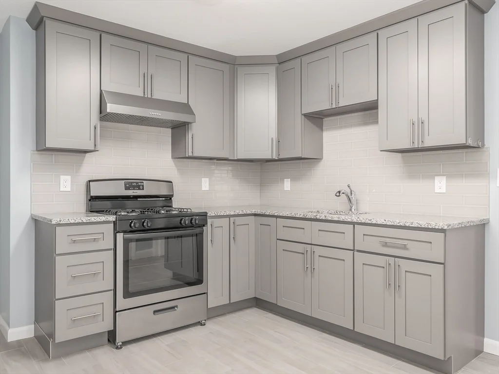 3 bed, 1 bath apartment for rent at 62 Temple St Unit 2, Winter Hill — photo 2 of 17