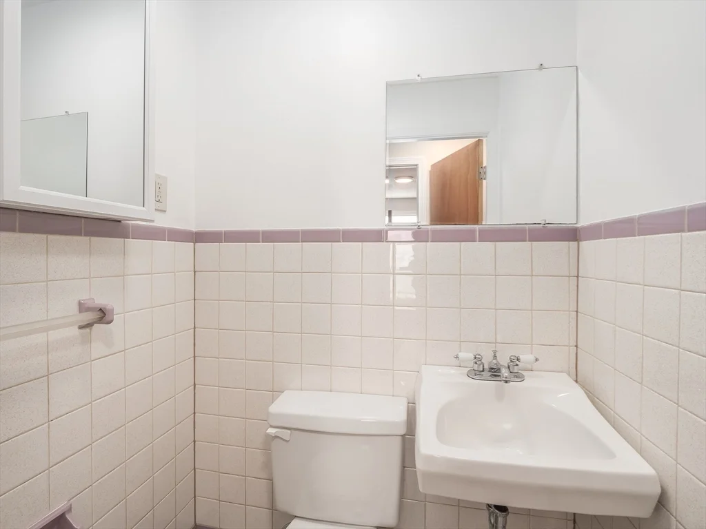 3 bed, 1 bath apartment for rent at 62 Temple St Unit 2, Winter Hill — photo 7 of 17