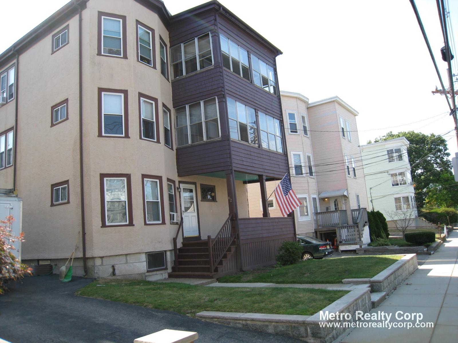 3 bed, 1 bath apartment for rent at 62 Union St Unit 1, Brighton — photo 3 of 4
