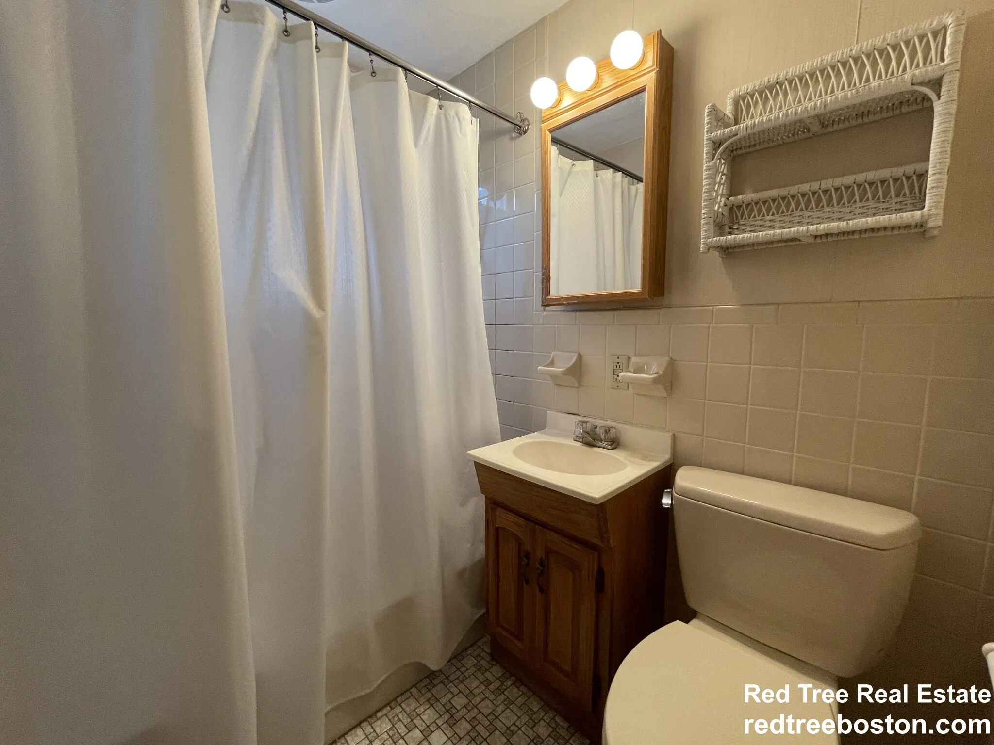 3 bed, 1 bath apartment for rent at 62 Union St Unit 2, Brighton — photo 9 of 18