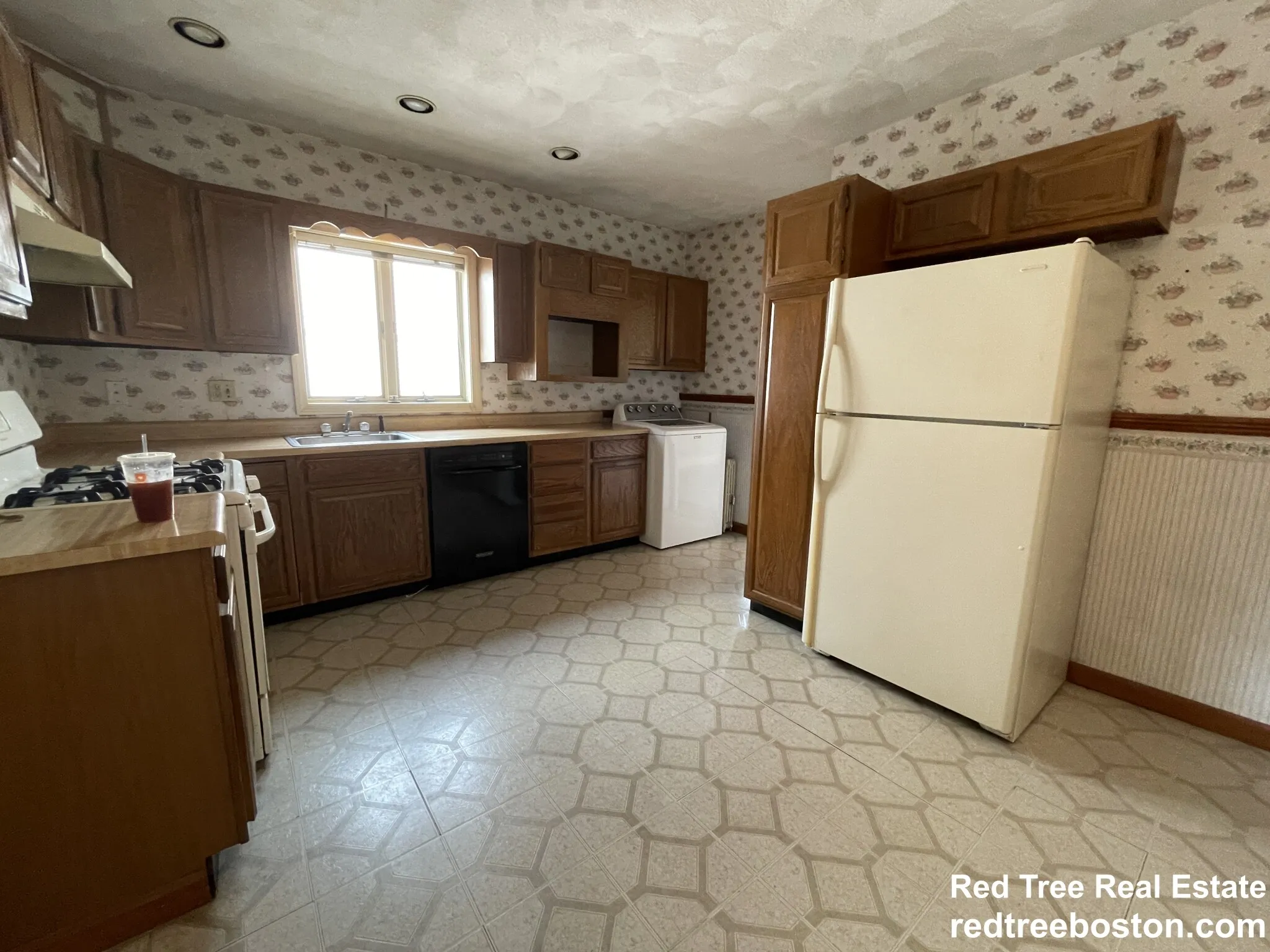 3 bed, 1 bath apartment for rent at 62 Union St Unit 2, Brighton — photo 10 of 18