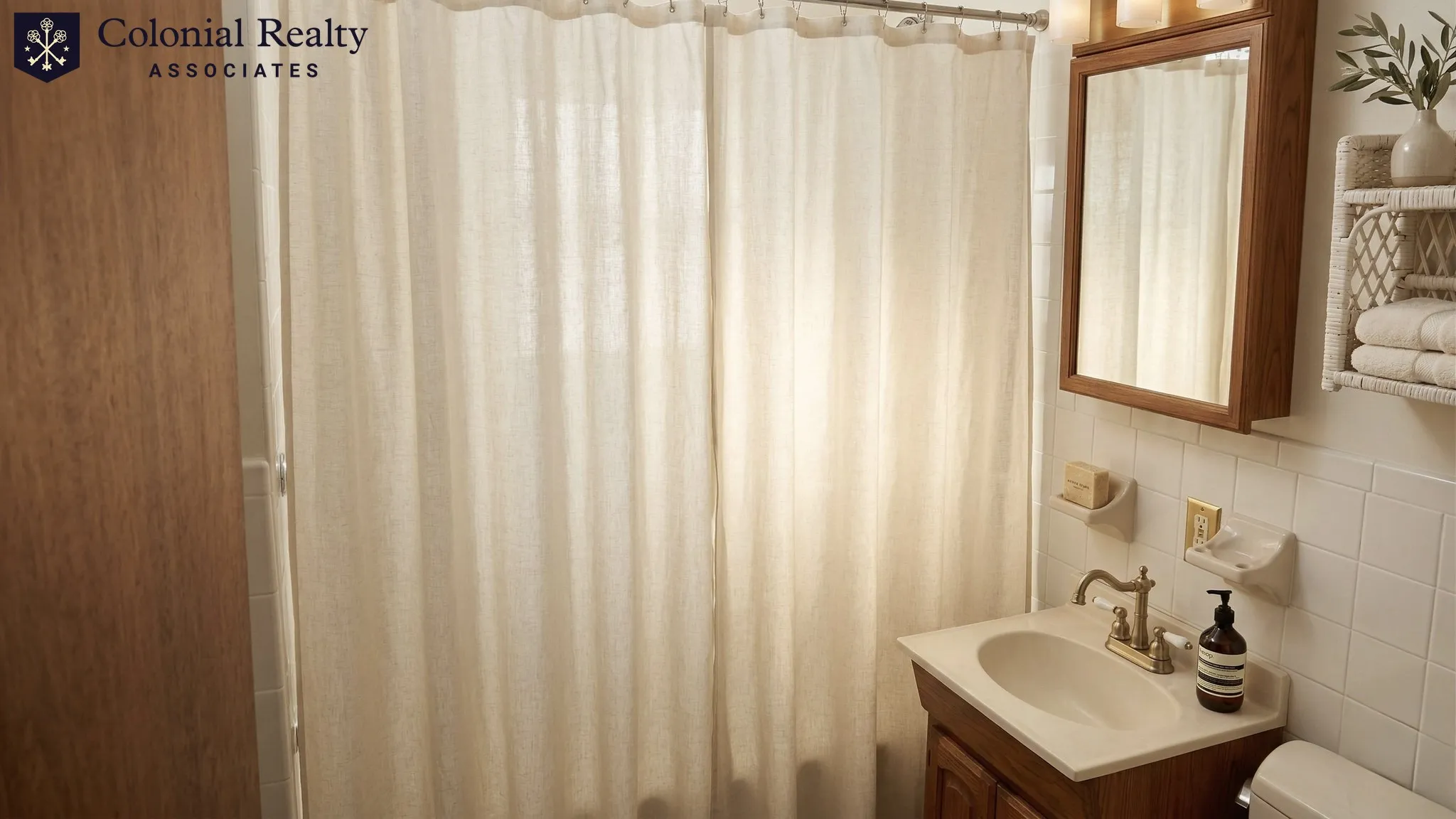 3 bed, 1 bath apartment for rent at 62 Union St Unit 2, Brighton — photo 4 of 19