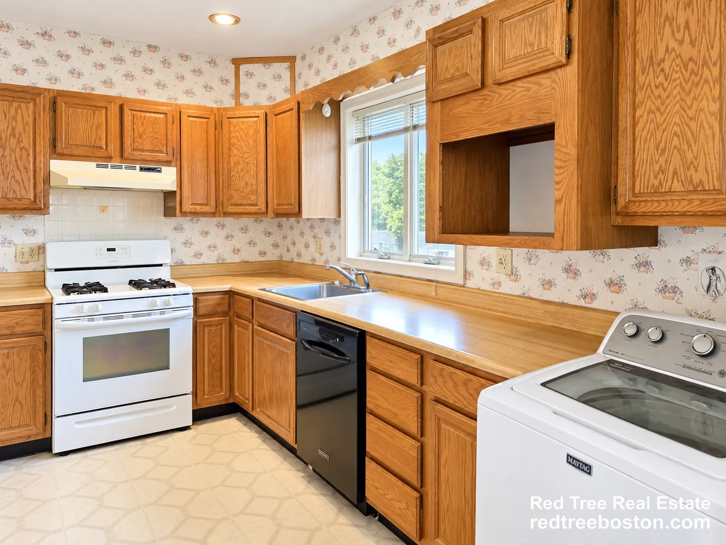 3 bed, 1 bath apartment for rent at 62 Union St Unit 2, Brighton — photo 1 of 9