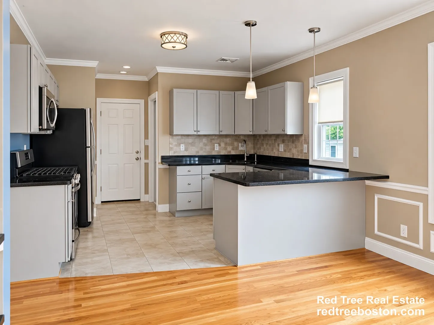 3 bed, 1 bath apartment for rent at 62 Union St Unit 3, Brighton — photo 2 of 9