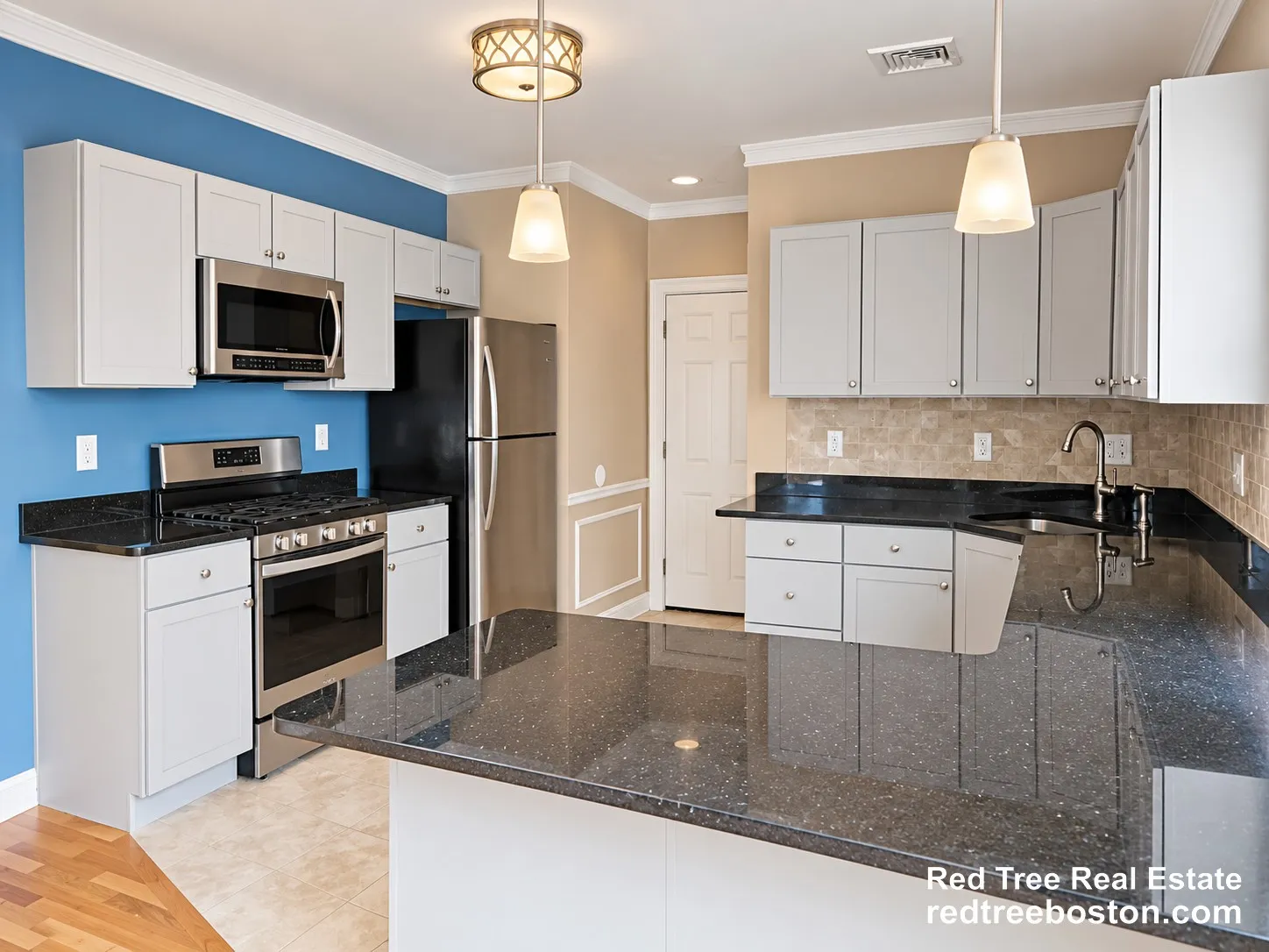 3 bed, 1 bath apartment for rent at 62 Union St Unit 3, Brighton — photo 4 of 9