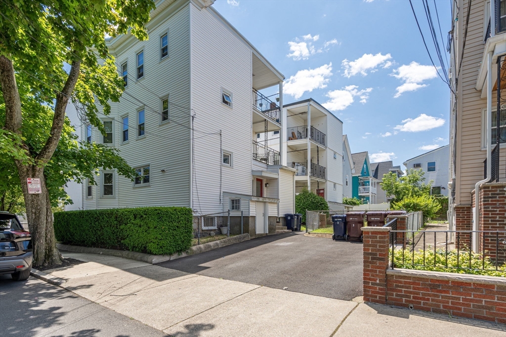 2 bed, 1 bath apartment for rent at 62 Vernal St Unit 2, Everett — photo 22 of 28