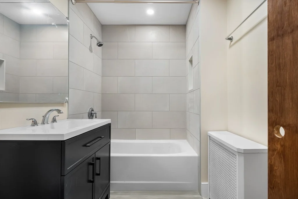 2 bed, 1 bath apartment for rent at 62 Vernal St Unit 3, Everett — photo 8 of 26