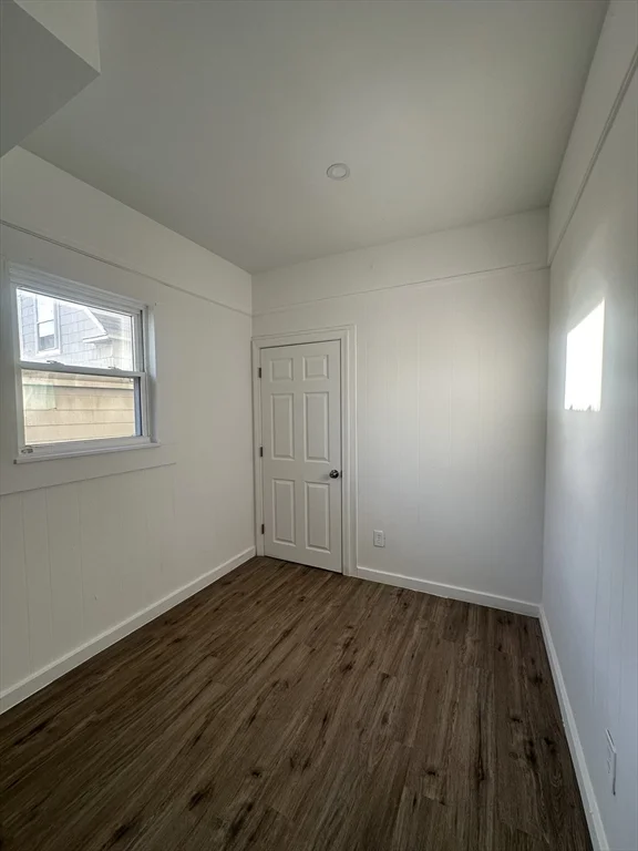 3 bed, 1 bath apartment for rent at 62 W 6th St Unit 1, Lowell — photo 10 of 11