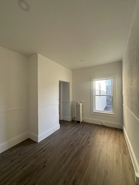 3 bed, 1 bath apartment for rent at 62 W 6th St Unit 1, Lowell — photo 9 of 11