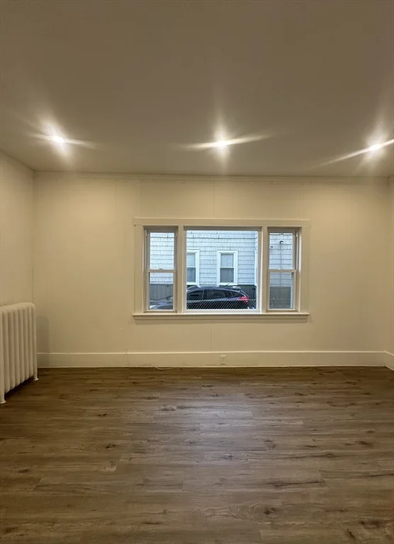 3 bed, 1 bath apartment for rent at 62 W 6th St Unit 1, Lowell — photo 8 of 11