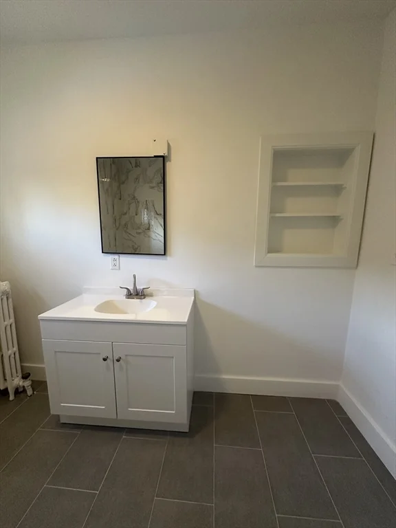3 bed, 1 bath apartment for rent at 62 W 6th St Unit 1, Lowell — photo 7 of 11