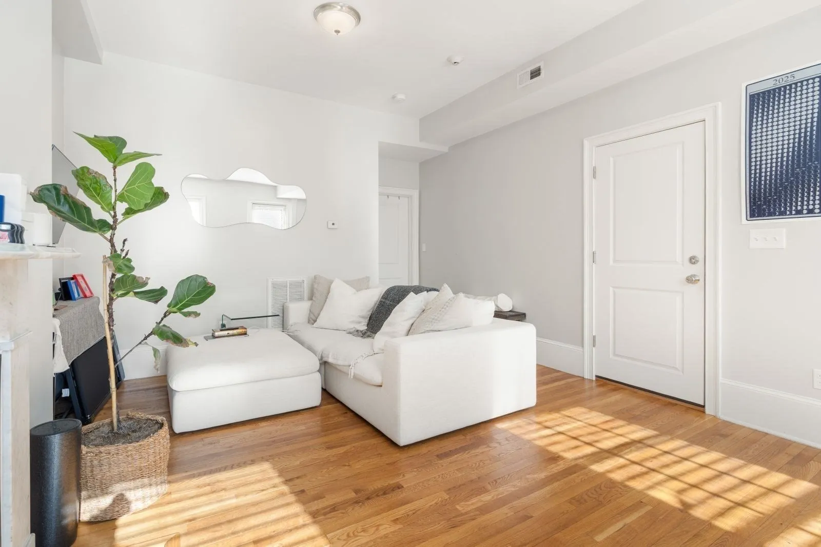 1 bed, 1 bath apartment for rent at 62 W Cedar St Unit 3C, Beacon Hill — photo 6 of 17