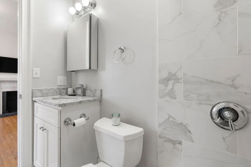 1 bed, 1 bath apartment for rent at 62 W Cedar St Unit 4, Beacon Hill — photo 13 of 18