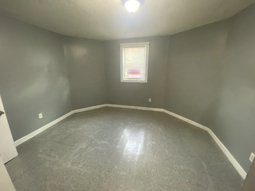 6 bed, 2 bath apartment for rent at 62 Washburn St Unit 2, Springfield — photo 8 of 17