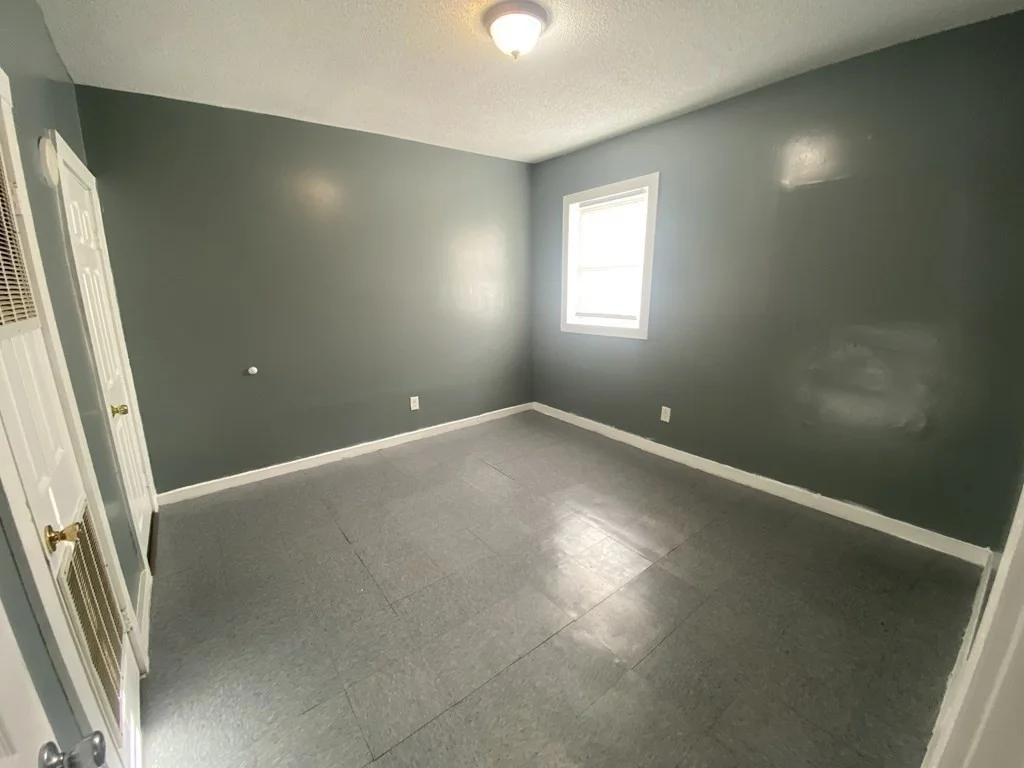 6 bed, 2 bath apartment for rent at 62 Washburn St Unit 2, Springfield — photo 9 of 17