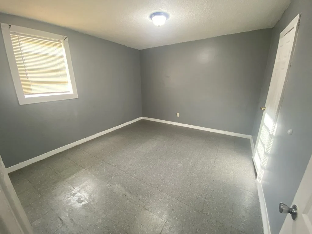 6 bed, 2 bath apartment for rent at 62 Washburn St Unit 2, Springfield — photo 10 of 17