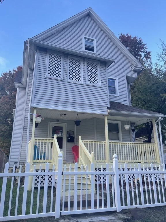6 bed, 2 bath apartment for rent at 62 Washburn St Unit 2, Springfield