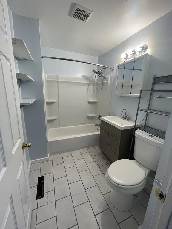 3 bed, 1 bath apartment for rent at 62 Washburn Unit 1, Springfield — photo 8 of 16