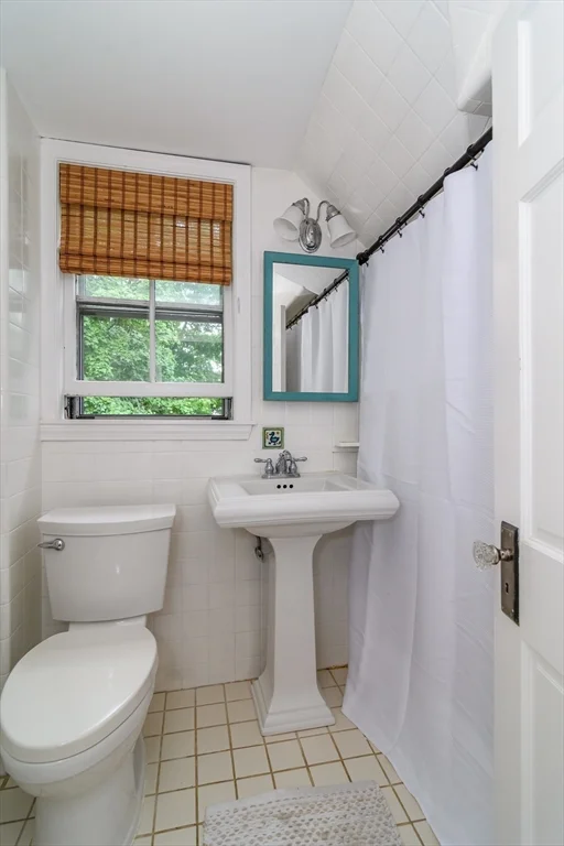 3 bed, 1 bath apartment for rent at 62 Washington Ave, Natick — photo 17 of 23