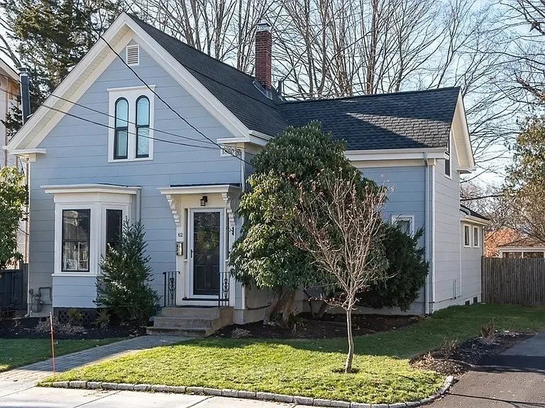 3 bed, 1 bath apartment for rent at 62 Washington Ave, Natick