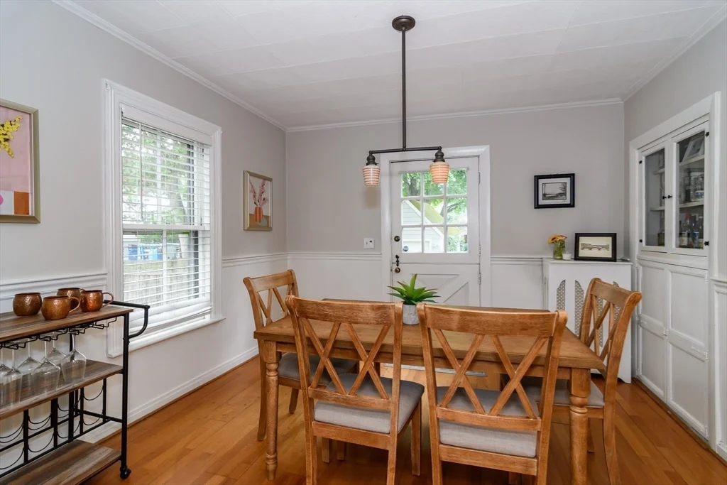 3 bed, 1 bath apartment for rent at 62 Washington Ave, Natick — photo 8 of 23