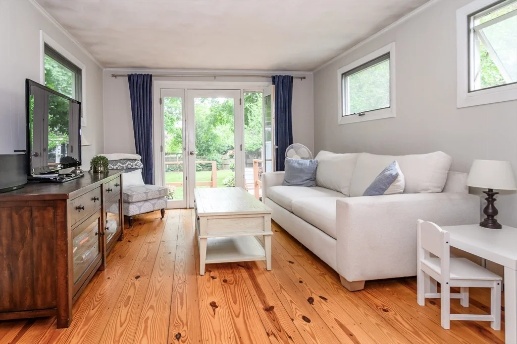 3 bed, 1 bath apartment for rent at 62 Washington Ave, Natick — photo 10 of 23