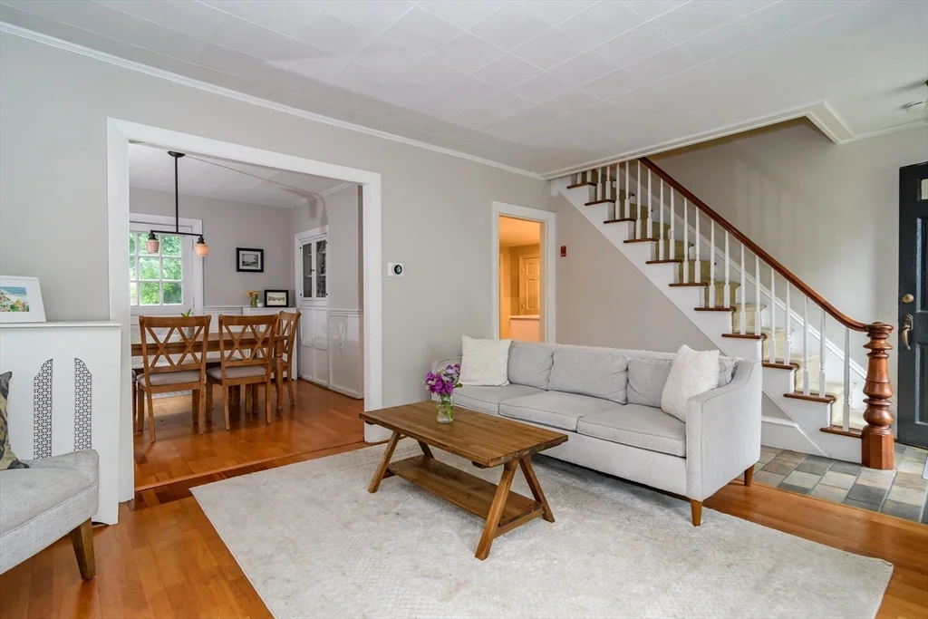 3 bed, 1 bath apartment for rent at 62 Washington Ave, Natick — photo 5 of 23