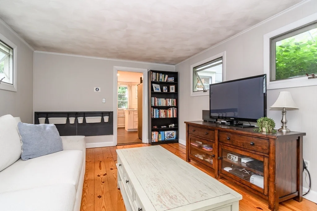 3 bed, 1 bath apartment for rent at 62 Washington Ave, Natick — photo 11 of 23