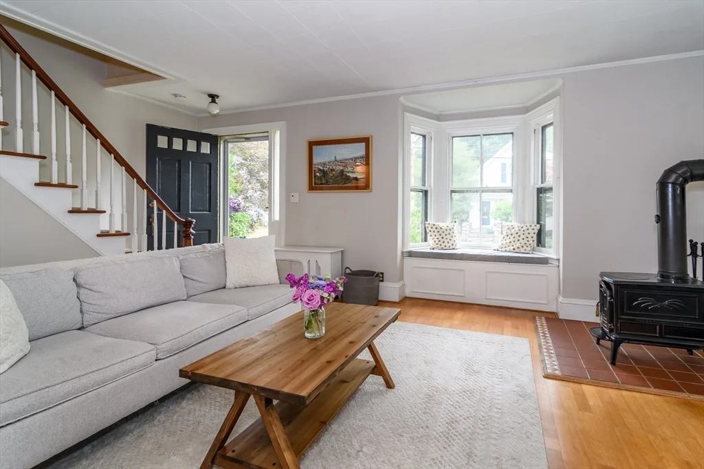 3 bed, 1 bath apartment for rent at 62 Washington Ave, Natick — photo 6 of 23