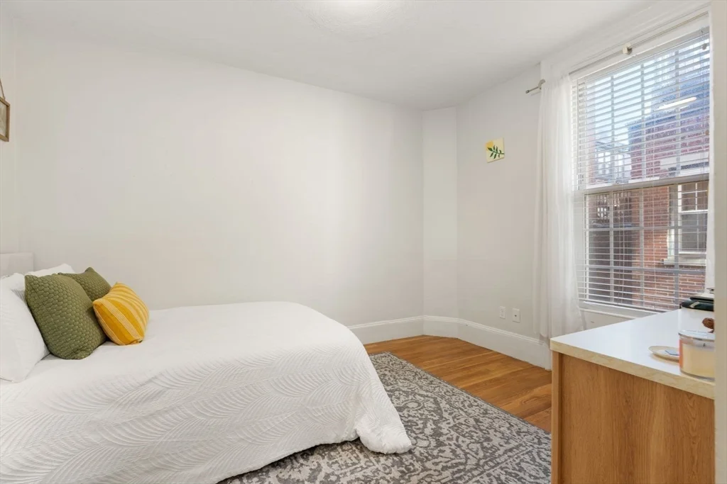 2 bed, 1 bath apartment for rent at 62 West Cedar St Unit 1, Beacon Hill — photo 14 of 24