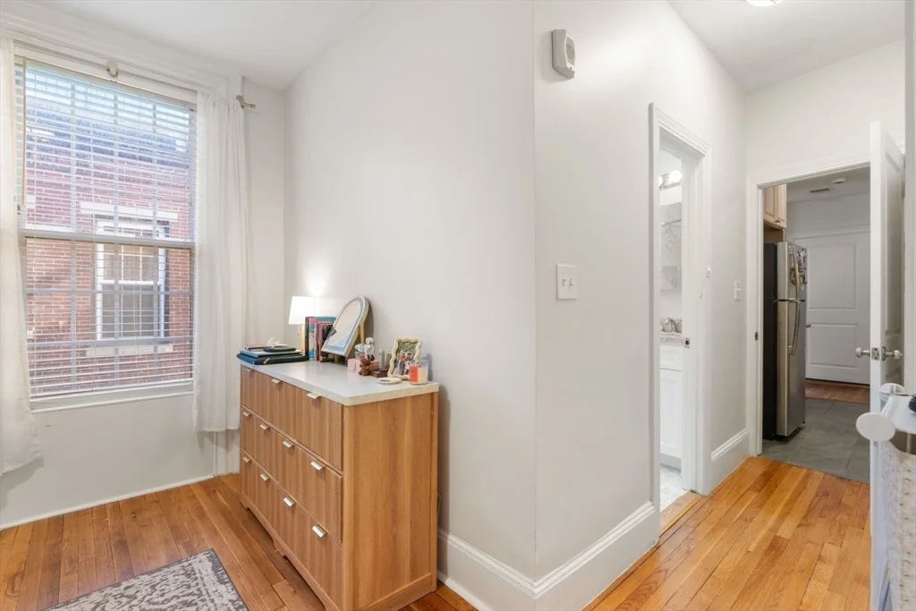 2 bed, 1 bath apartment for rent at 62 West Cedar St Unit 1, Beacon Hill — photo 17 of 24