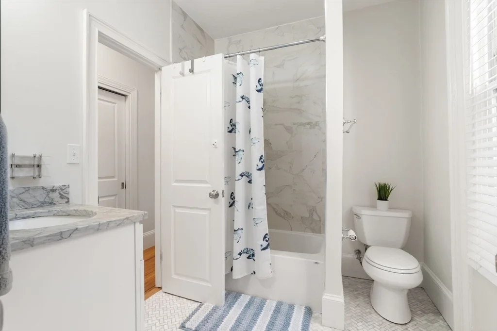 2 bed, 1 bath apartment for rent at 62 West Cedar St Unit 1, Beacon Hill — photo 11 of 24