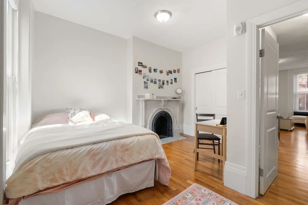 2 bed, 1 bath apartment for rent at 62 West Cedar St Unit 1, Beacon Hill — photo 8 of 24