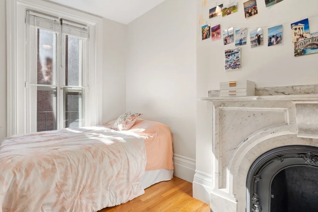 2 bed, 1 bath apartment for rent at 62 West Cedar St Unit 1, Beacon Hill — photo 9 of 24