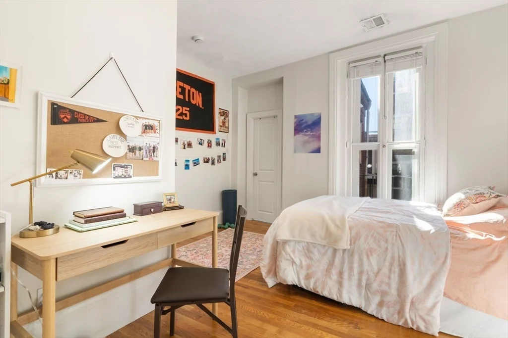 2 bed, 1 bath apartment for rent at 62 West Cedar St Unit 1, Beacon Hill — photo 10 of 24