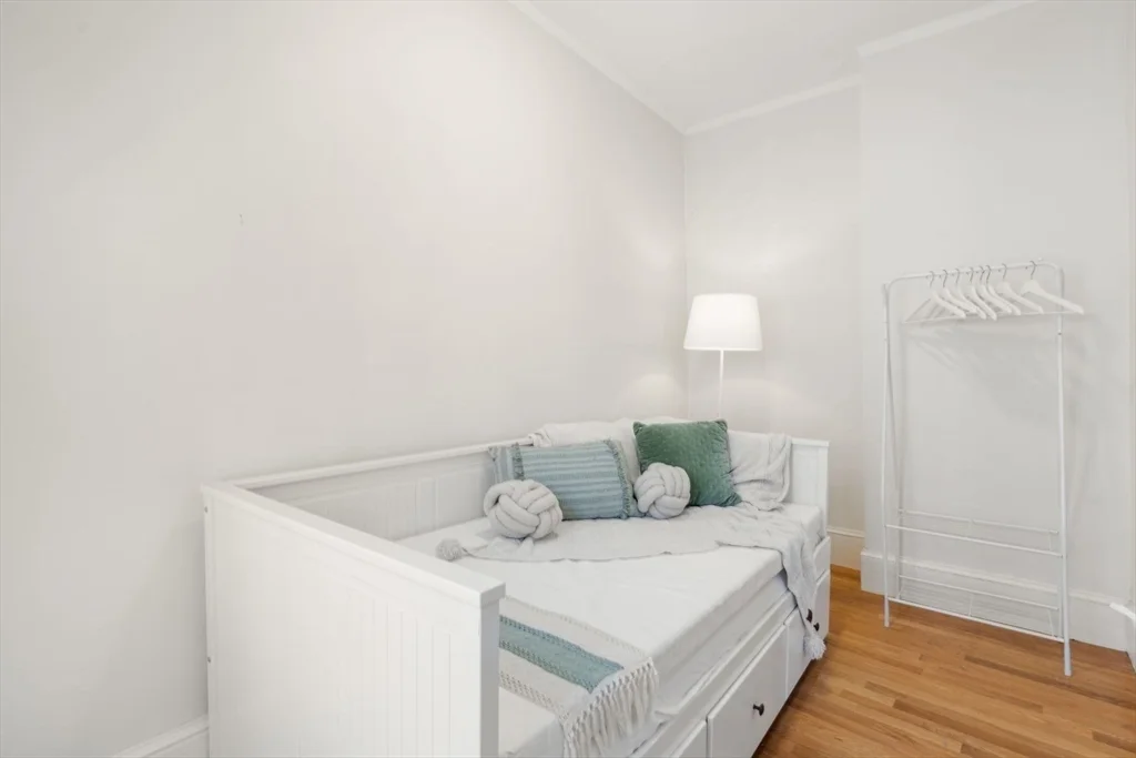 1 bed, 1 bath apartment for rent at 62 West Cedar St Unit 2, Beacon Hill — photo 14 of 23