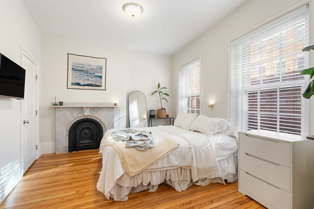 1 bed, 1 bath apartment for rent at 62 West Cedar St Unit 2, Beacon Hill — photo 11 of 23