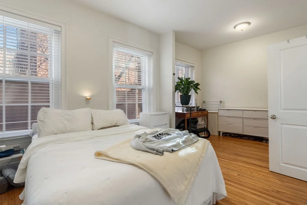 1 bed, 1 bath apartment for rent at 62 West Cedar St Unit 2, Beacon Hill — photo 12 of 23