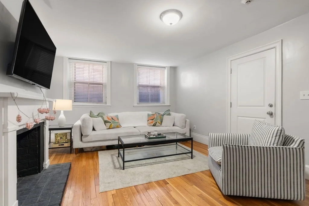 2 bed, 2 bath apartment for rent at 62 West Cedar St Unit G, Beacon Hill — photo 8 of 20