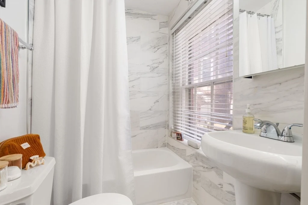 2 bed, 2 bath apartment for rent at 62 West Cedar St Unit G, Beacon Hill — photo 10 of 20