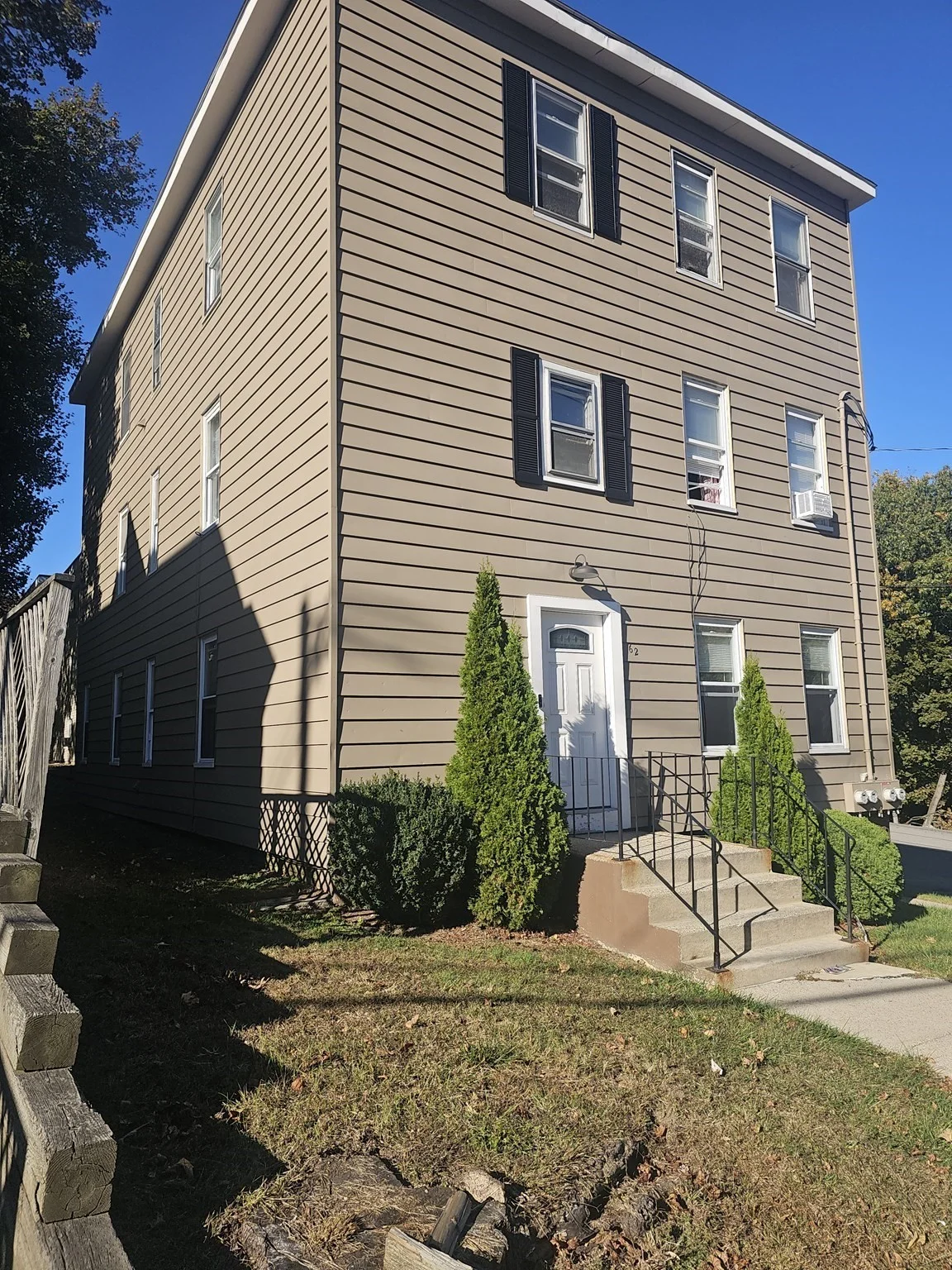 2 bed, 1 bath apartment for rent at 62 Whipple St Unit 1, Worcester — photo 2 of 15