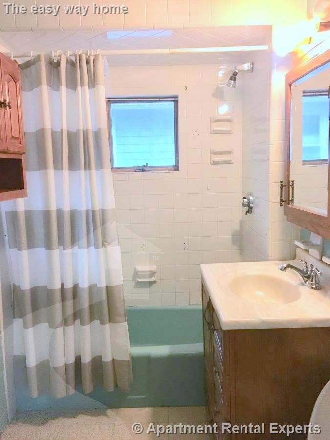 5 bed, 2 bath apartment for rent at 62 Woods Ave Unit 2, Tufts — photo 19 of 28