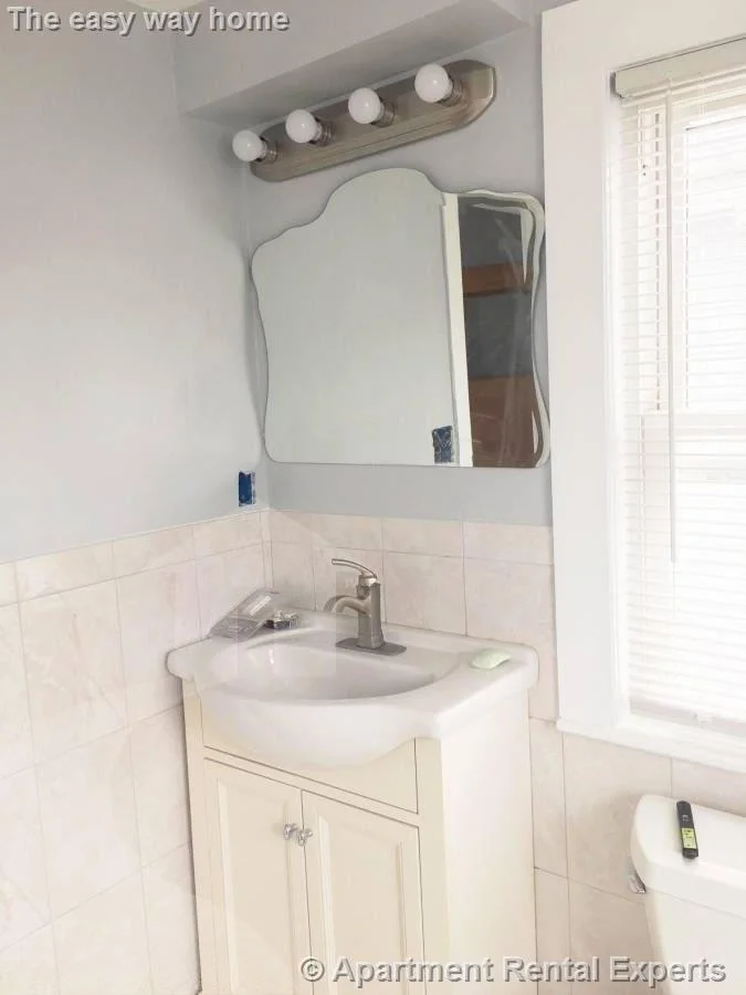 4 bed, 2 bath apartment for rent at 62 Woods Ave Unit 2, Tufts — photo 14 of 27