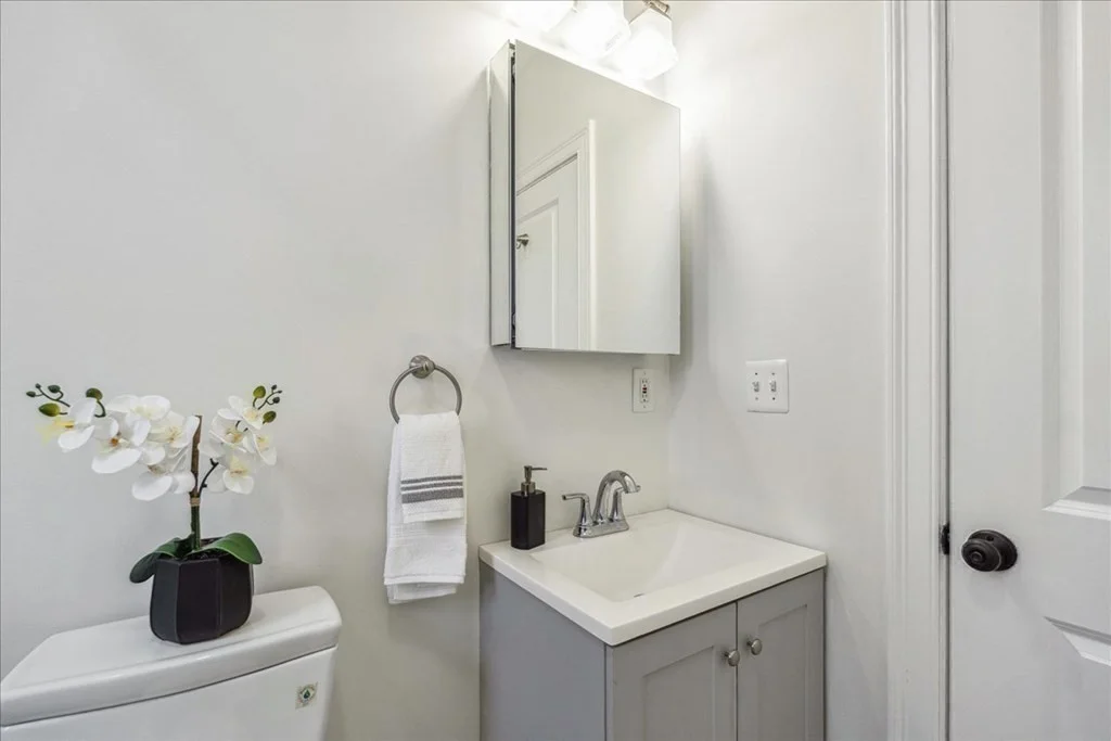 5 bed, 3 bath apartment for rent at 62 Wyman St Unit 1, Boston — photo 6 of 12